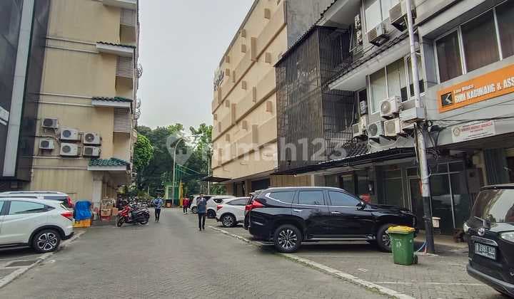 Mini Building 4 Lantai, Harga Nego Sampai Deal Kondisi Siap Pakai Lokasi Strategis di Kawasan Perkantoran Kebayoran Baru, Jakarta Selatan