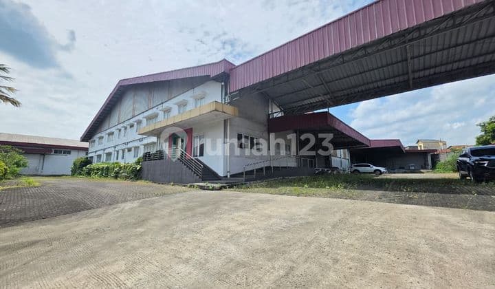 Jual Sangat Murah! Gudang Siap Pakai Bangunan Kokoh Bagus Parkiran Luas Muat Container 40 Feet Lokasi Strategis di Citeureup Bogor