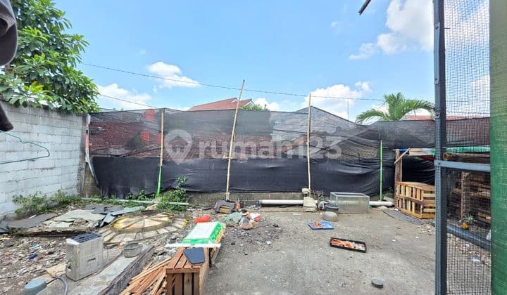 Ruang Usaha Dekat Akses Transportasi 4 Kamar di Jagakarsa