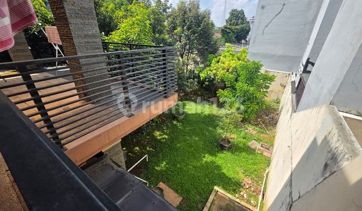 Rumah Hitung Tanah Saja Siap Huni Parkiran Luas Lokasi Nyaman Terawat Akses Dekat Statiun & Tol di Jagakarsa Jakarta Selatan