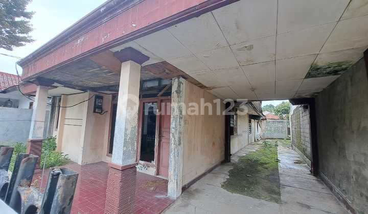 Quick Sale: Land + Old House Inside a Complex with Easy Access to Toll Road & Mall in Cimanggis, Depok