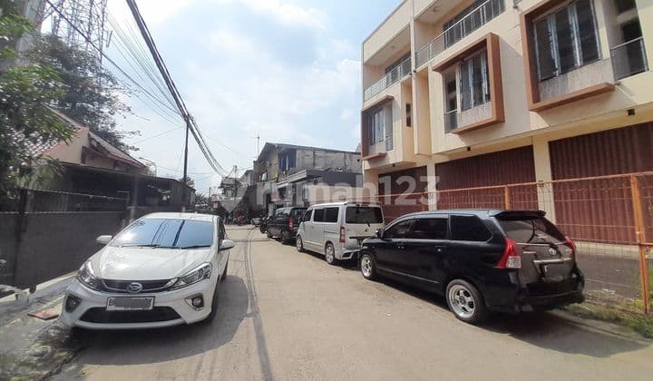 Ruko 3,5 LT Baru Siap Huni Cocok Digunakan untuk Kantor atau Usaha Lainnya di Area Komersil Pasar Sumber Artha Kalimalang, Bekasi
