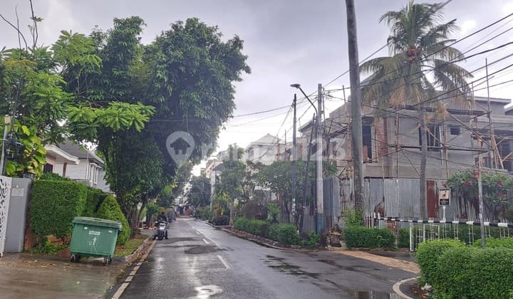 Dekat Akses Transportasi, Tanah