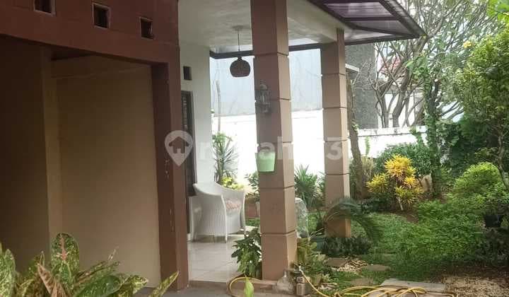 Minimalist House in a Complex in Graha Raya Bintaro