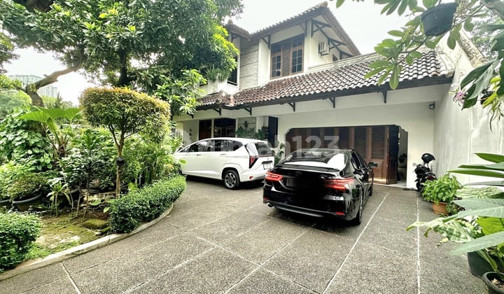 Rumah Ruang Usaha Diarea Komersil Dekat The Park Pejaten