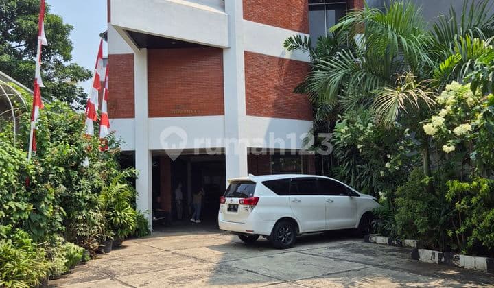 Gedung 4 Lantai Harga Njop Di Area Menteng Cikini Jakarta Pusat