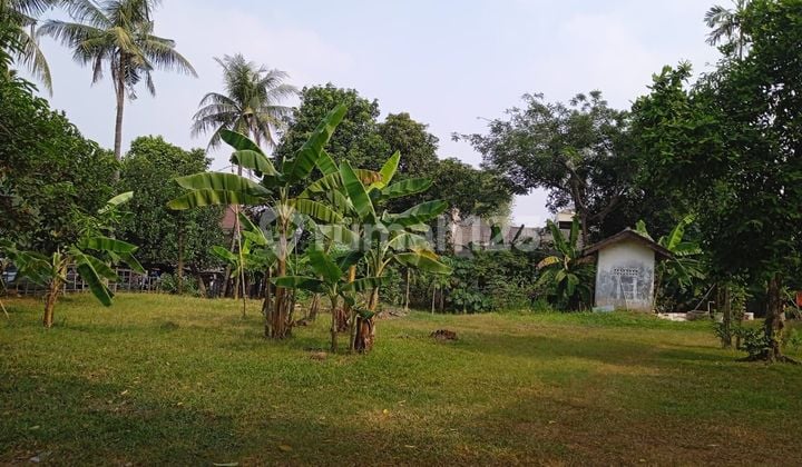 Land and building in Bambu Apus, East Jakarta.