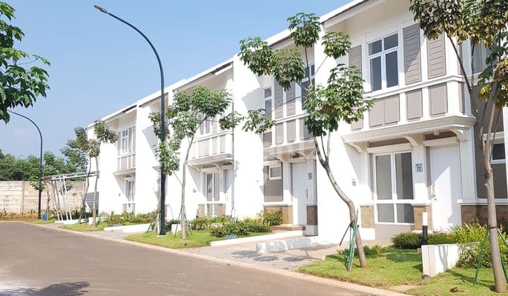 Rumah, 2 Lantai, di Kota Wisata,