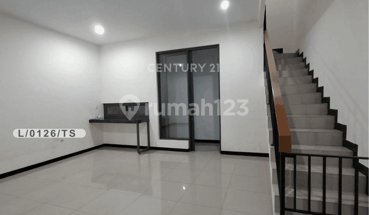 Rumah 2 Lantai Nyaman dan Strategis di Gardenville Tki 5 Bandung