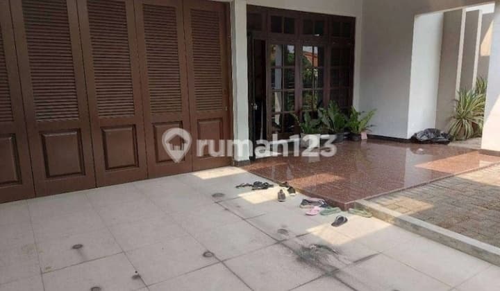 Rumah Bagus Me Semi Furnished Di Tenggilis Mejoyo Tengah, Surabaya