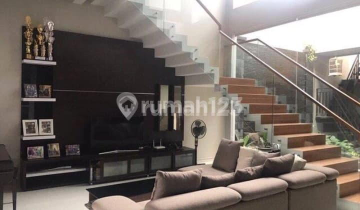 Semi Furnished Rumah Mewah Tt Baruk Barat Rungkut Wonorejo Modern Minimalis Bagus Terawat Siap Huni. Hadap Timur. Row Jalan 3 Mobil. Dekat Merr, Tol, Dsb