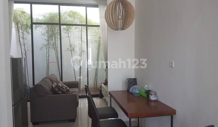 Rumah Ell Daerah Klampis Semolowaru Semi Furnished