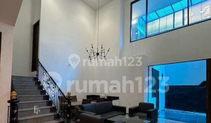 Rumah 2 Lantai Snl Bagus Semi Furnish Shm Di Kertajaya Indah Tengah