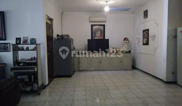 Rumah Semi Furnished Area Kertajaya Indah Dharmahusada Indah Manyar Ell