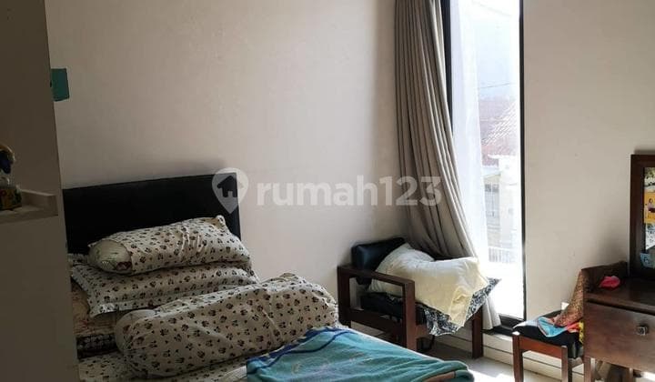 Rumah Ell Unik Estetik Siap Huni Area Galaxy Pakuwon Mulyosari