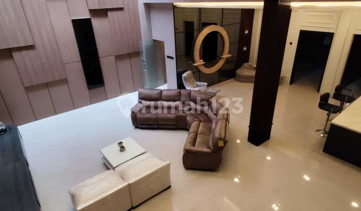 Rumah Mewah 3 lantai Harga Diskon di Sumbersari dekat Pasirkoja