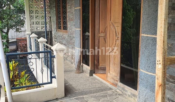 Rumah 3 Lantai di TKI Taman Kopo Indah I, Bandung