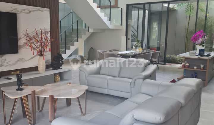 Dijual Rumah Full Furnished di Cluster Terbaik Summarecon