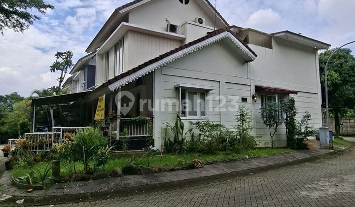 HOOK Emerald Bintaro House - Comfortable Environment, Strategic Access!