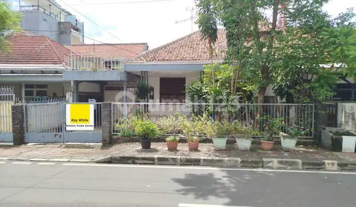 Rumah Luas di Menteng, Jakarta Pusat