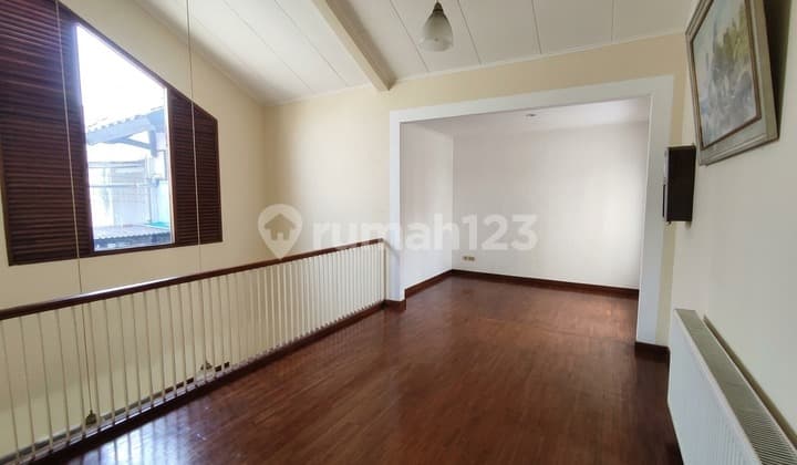 Rumah Hook, Luas dan Siap Huni di Bintaro Sektor 9, Harga Termurah!