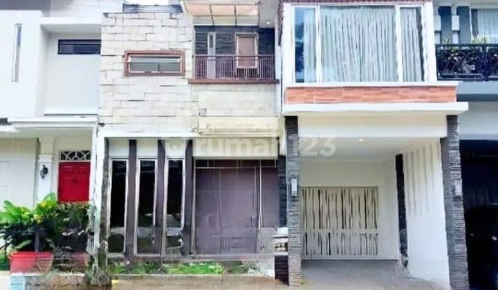 Rumah Murah Turun Harga Split Level di Kebayoran Bintaro
