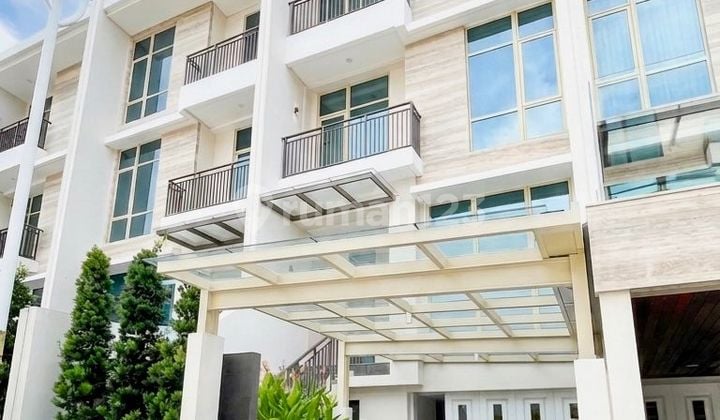 Brand New House dengan Akses Lift Cluster Pondok Indah