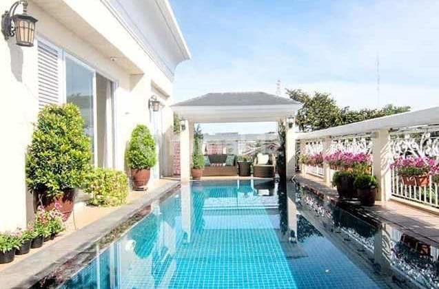 Rumah Cantik Semi Furnished Siap Huni Ada Kolam Renang Privat SHM KT 4+1 KM 3+1