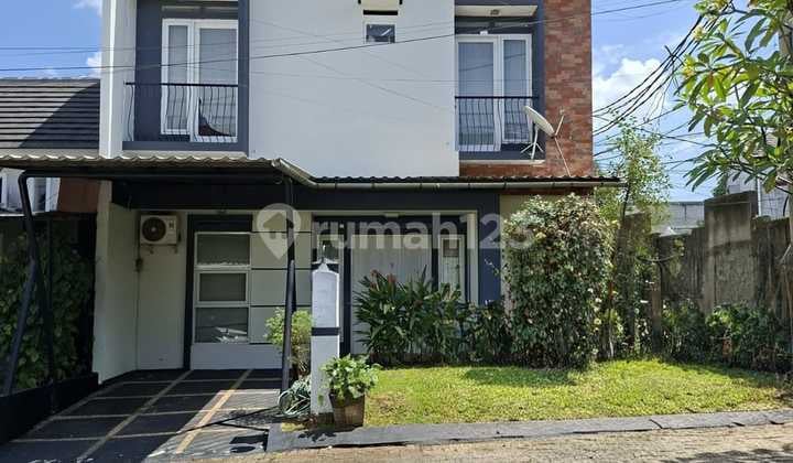 Rumah 2Lantai Bagus Dekat Bxc Mall.