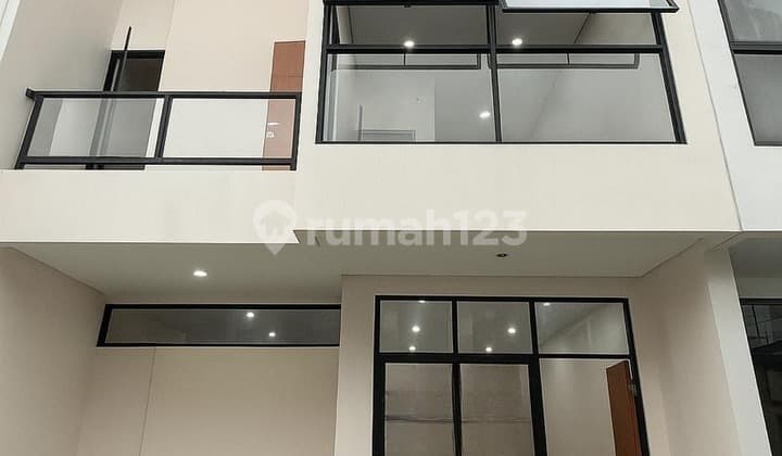 Rumah Cantik 2 Lantai di Ciputat Siap Huni dengan 3 KT dan 2+1 KM sudah SHM@Ciputat.