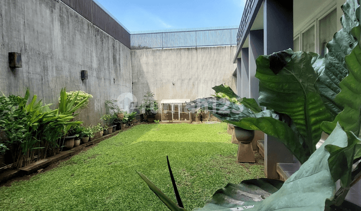 Rumah Bagus 2.lantai Dekat Mall Bxc Dan Stasiun