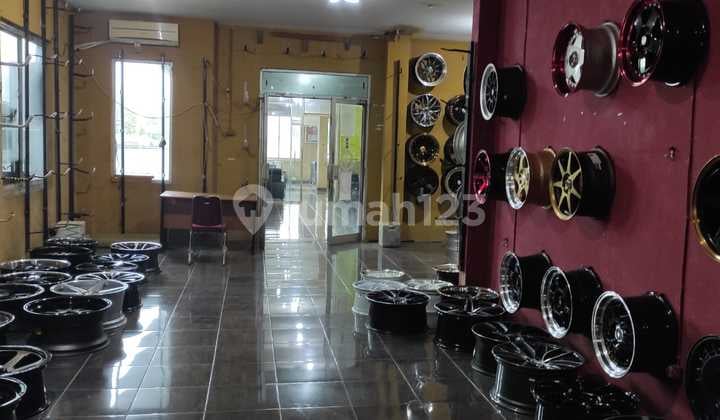 Ruang Usaha Siap Pakai Lokasi Pinggir Jalan Sangat Strategis