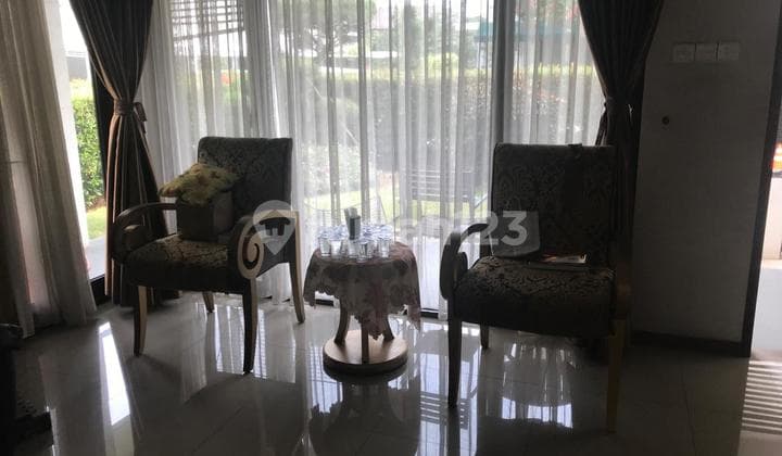 Rumah Modern 2.5 Lantai, Mewah di Jl Veteran Raya Bintaro