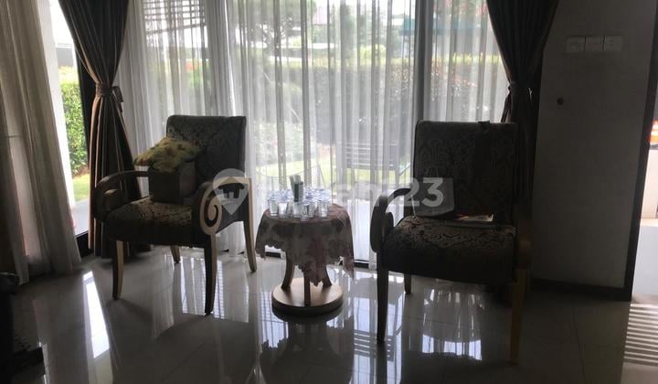 Rumah Modern 2.5 Lantai, Mewah di Jl Veteran Raya Bintaro