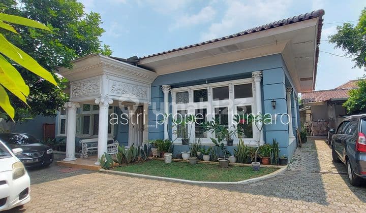 Rumah Cocok untuk Investasi Kost atau Restoran, Lokasi Strategis dengan Halaman Luas di Rempoa, Ciputat Timur