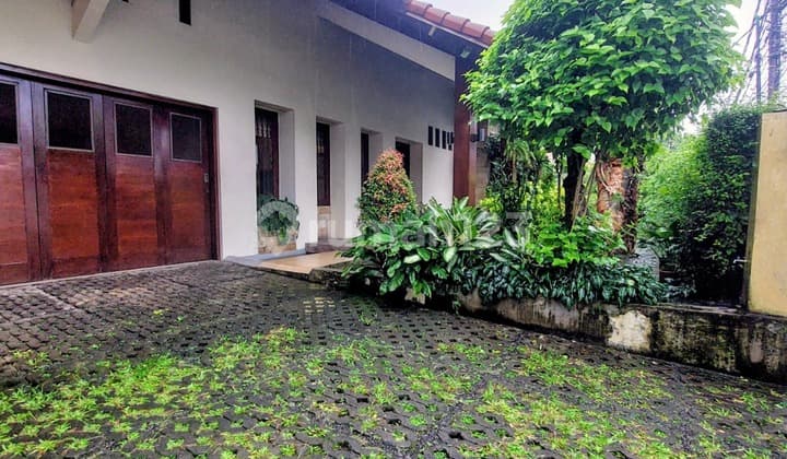 Rumah Mewah, Bagus, Siap Huni, Design Modern Tropis Dalam Komplex di Cipete, Jakarta Selatan