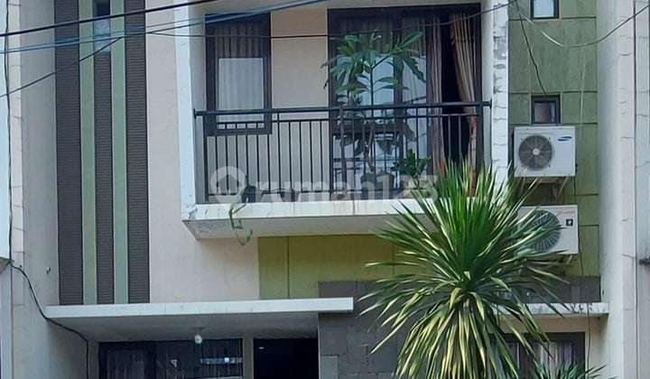 Rumah Rapih, Siap Huni Dalam Cluster Di Ciputat