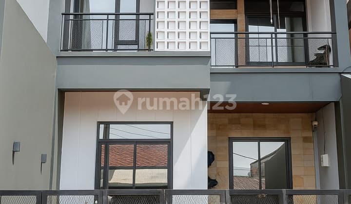 Rumah Kekinian, Brand New, Siap Huni, Design Arsitek Ala Industrial Dalam Komplex di Legoso, Ciputat, Dekat M R T Lebak Bulus