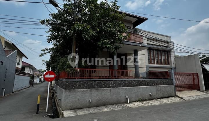 Rumah Besar 2 Lantai Ciputat - LT 217 M², Dekat Kampus & Kuliner, SHM, Harga Nego!