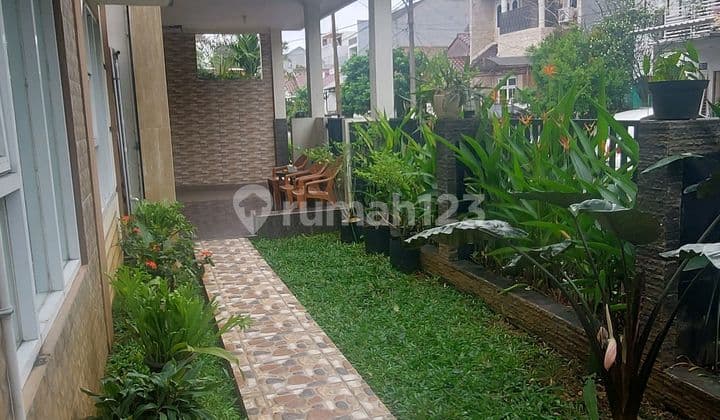 Rumah Hook, Sudah Renovasi, Siap Huni Dalam Komplex Di Bintaro Jaya Sektor 9