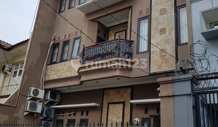 Rumah strategis 4 lantai di rawamangun jakarta timur