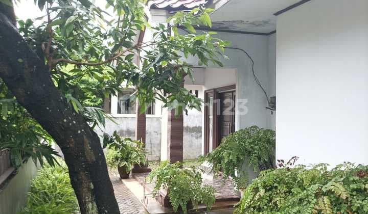Rumah Luas Strategis 4 Kamar Jalan Haji Naman Jakarta Timur