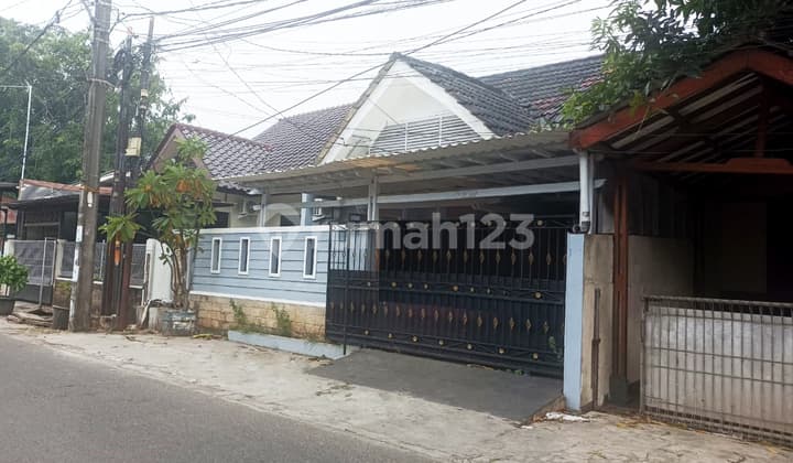 Strategic Move-In Ready House Near Mall, School, and Toll Gate