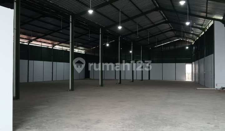 Gudang 1100 meter di dekat jalan raya transyogi cileungsi kab bogor