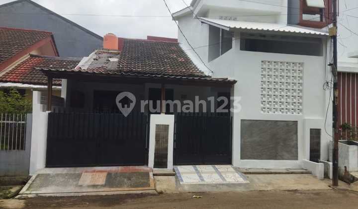 Rumah strategis 5 kamar dan kantor dekat akses tol dan mall kota bekasi