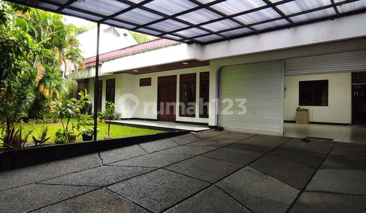 House suitable for office near Blokm and Sudirman