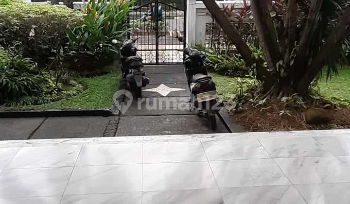 Rumah mewah dekat ke sudirman dan senayan