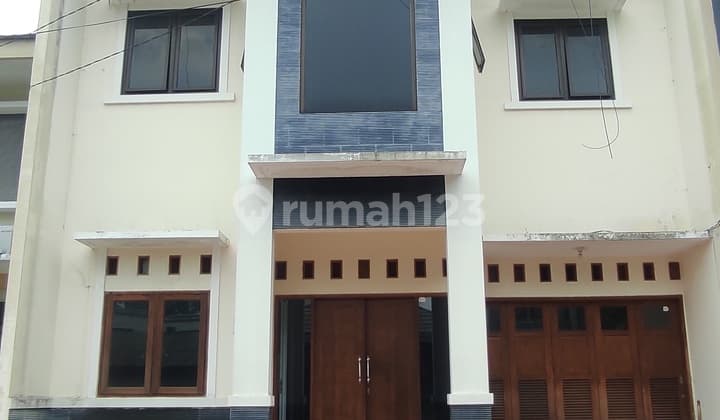 2-story house suitable for an office