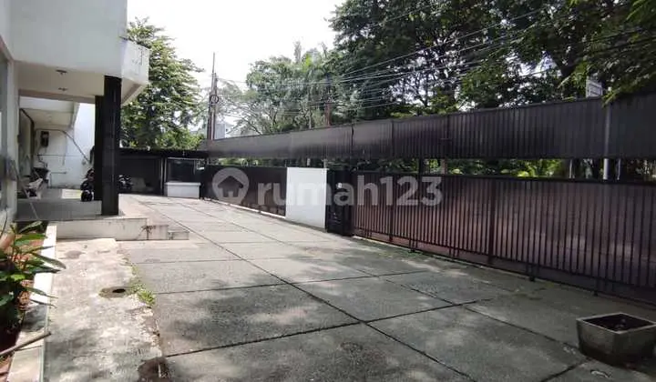 Rumah strategis tengah kota Cocok untuk kantor
