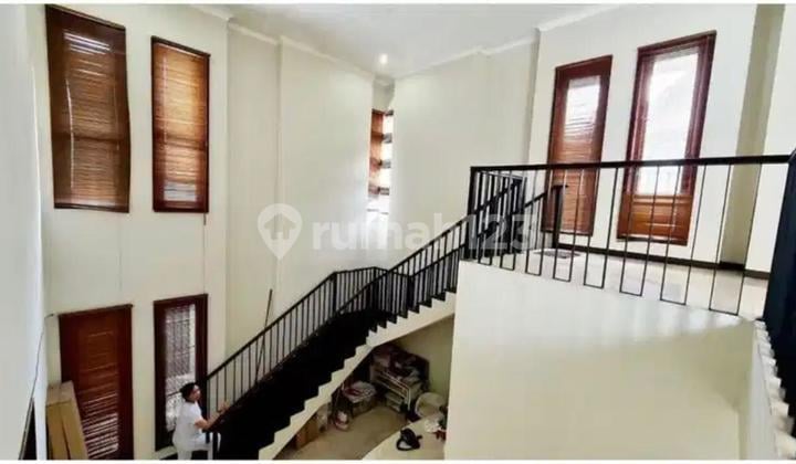 Rumah Di Pusat kota Jakarta cocok untuk kantor